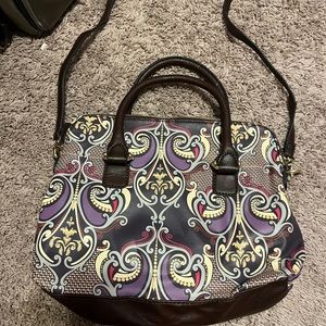 This is a Relic Purse, very good condition, and lots of storage pockets.